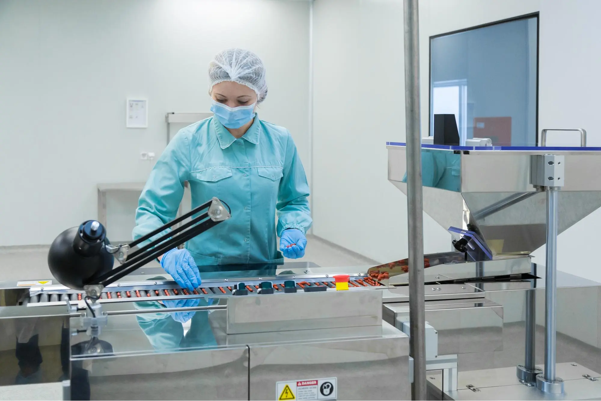 Indtek - Equipos y maquinarias para laboratorios, equipos de empacado, Indtek, Equipos y maquinarias para laboratorios, industria farmaceutica, laboratorios farmaceuticos, equipos farmaceuticos, equipos de la industria farmaceutica, equipos en la industria farmaceutica, maquinaria farmaceutica, equipos industria farmaceutica, equipo farmaceutico, maquinaria industria farmaceutica, laboratorios farmaceuticos en El Salvador, farmacéuticos y laboratorios, industria laboratorio, laboratorios farmaceuticos en panama, productos de la industria farmaceutica, industria farmacéutica productos, industrias farmaceuticas en panama, Industria alimentaria, Industria alimenticia, Tabletadora, Tabletlas, Encapsuladora, Capsulas, Blisteadora, Blíster, Mezclador V, Mezclador biconico, Granulador, Gránulos, Tamizador, Tamiz, Tanque acero inoxidable, Tanque proceso, Tanque produccion, Reactor, Biorreactor, Manguera sanitaria, Agitador, Incubadoras, Medidor de pH, Medidor conductividad, Medidor oxígeno disuelto, Medidor iones, Balanza, Cabinas y campanas de bioseguridad, Anatomía patológica, Espectrómetro, Medidor de turbidez, Electroforesis, Sistema de purificación de agua, Pipetas, Agitadores, Termocicladores PCR, Baños de agua, Enfriador de recirculación, Rotavapores, Limpiador ultrasonico, Analizadores, Lavadora de microplacas, Centrifugas, Refrigeradores y congeladores, Fabricador de hielo, Estufas, Fuente de alimentación, Liofilizadores, Digestor de microondas, Muflas, Tanques de nitrógeno, Grinder, Granulador, Mezclador, Tamizador, Encapsuladora, Tabletadora, Linea de gomitas, Linea de capsulas de gelatina, Deteccion de metales, Pulidora, Detección defectos, Encartonadora , Tapadora, Envasado de capsulas y tabletas, Blisteadora, Llenadora de líquidos y cremas, Empacado de polvos y gránulos, Selladora tubos, Sellado en banda, Tunel empacado retractil, Impresora codigos, Transporte de material, Reciclaje de material, Bomba Peristáltica, Bomba Centrífugas, Bomba Lobular, Bomba Doble diafragma, Bomba para bidones 200 L, Bomba centrifuga sanitaria, Bomba sanitaria, Mineria, Dosificacion, mina, bebidas, cerveza, cerveceria, lacteos, industria Lactea, Cervezeria artesanal, Detector de Metales